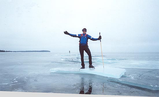 Vättern, ice skating 2003