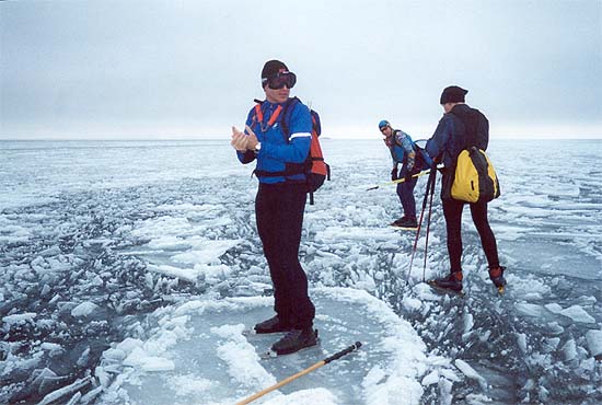 Vättern, ice skating 2003