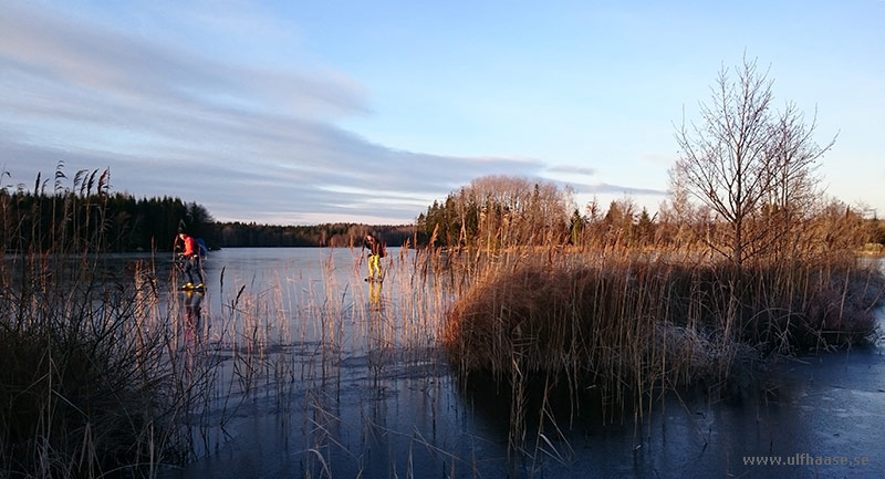 Ice skating the area of Skinnskatteberg