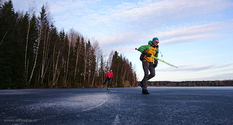 Ice skating the area of Skinnskatteberg