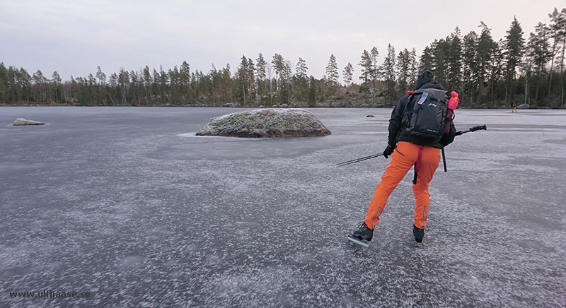 Ice skating the area of Skinnskatteberg