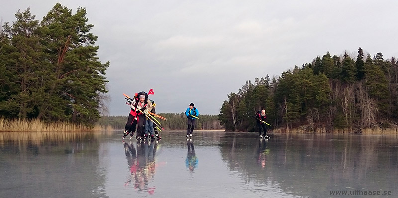 Ice skating on lake Båven 2016.