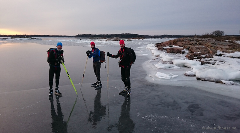 Ice skating in the Stockholm archipelago, Singöfjärden and Galtfjärden.