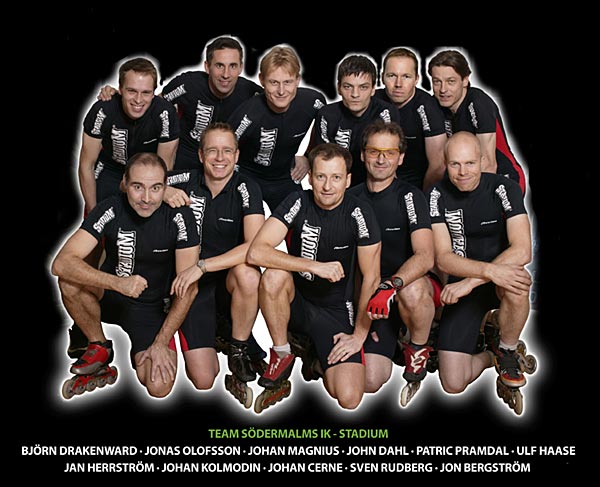 Team Södermalms IK inlines, photo session 2004.