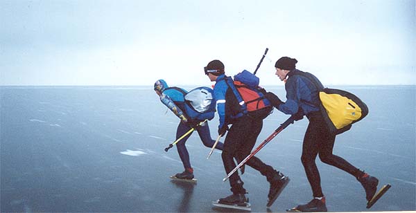 Vättern, ice skating 2003