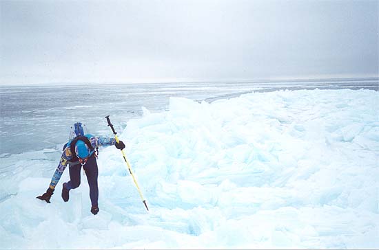 Vättern, ice skating 2003