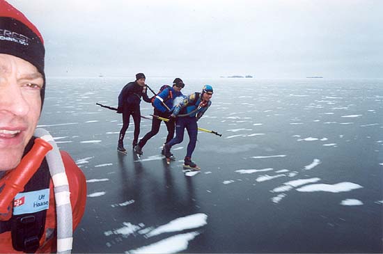 Vättern, ice skating 2003