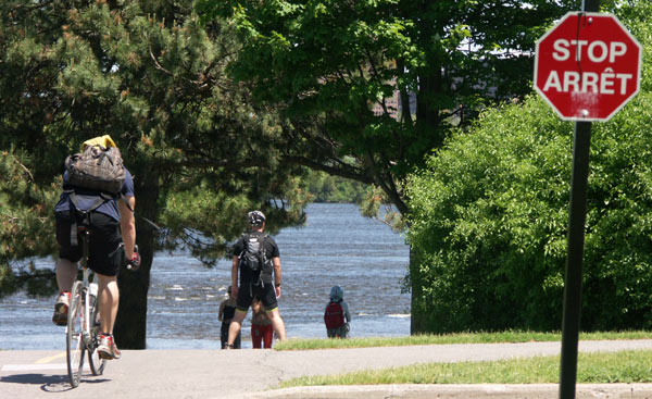 Ottawa River Pathway