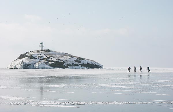 Vättern, ice skating 2006