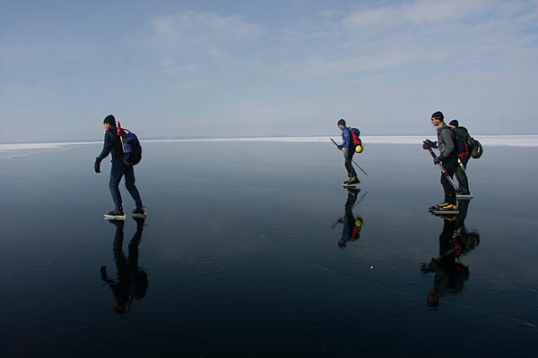 Vättern, ice skating 2006