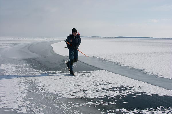 Vättern, ice skating 2006