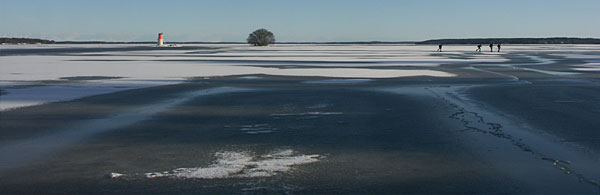 Lake Mälaren, ice skating.