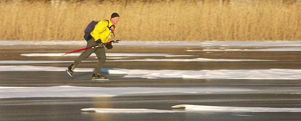 Lake Mälaren, ice skating.