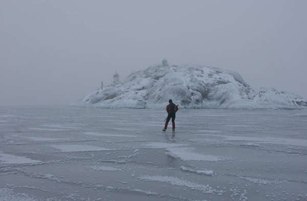 Ice skating in the Stockholm archipelago