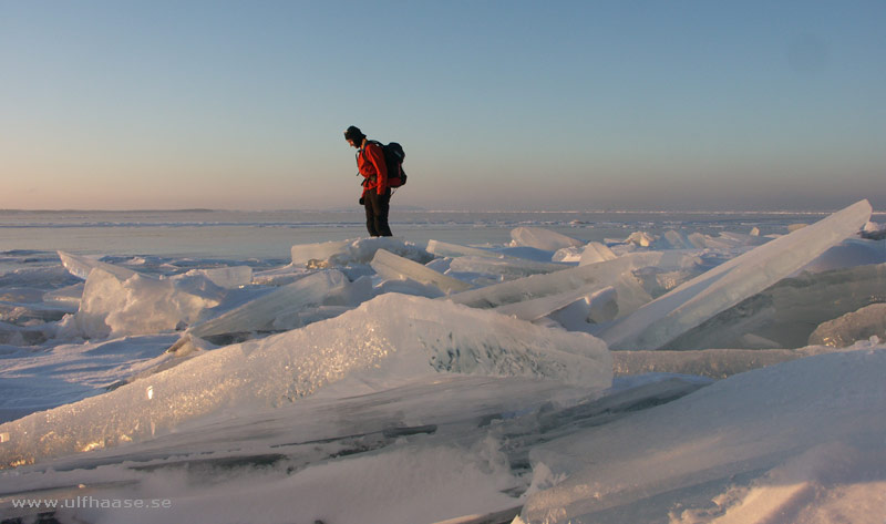 Vättern, ice skating 2011