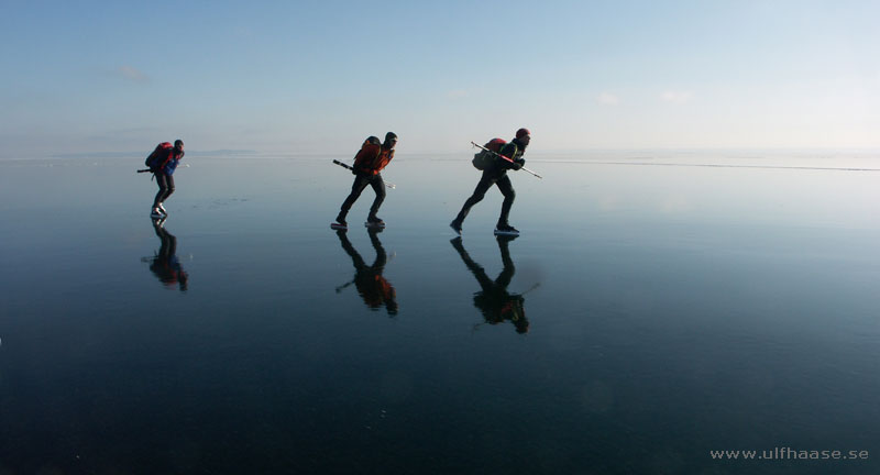 Vättern, ice skating 2011