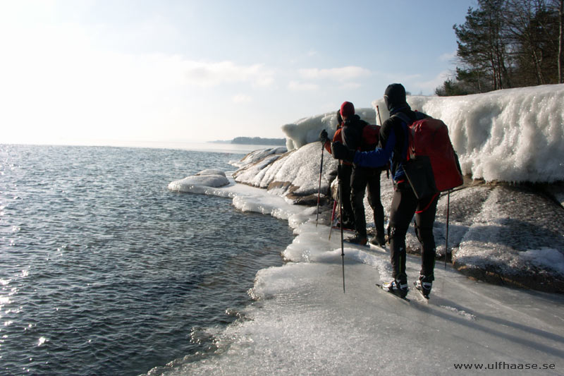 Vättern, ice skating 2011