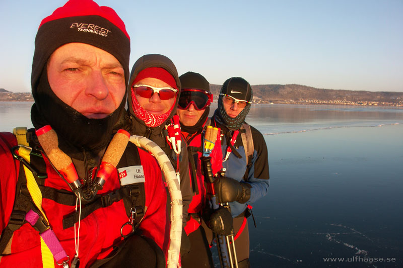 Vättern, ice skating 2011