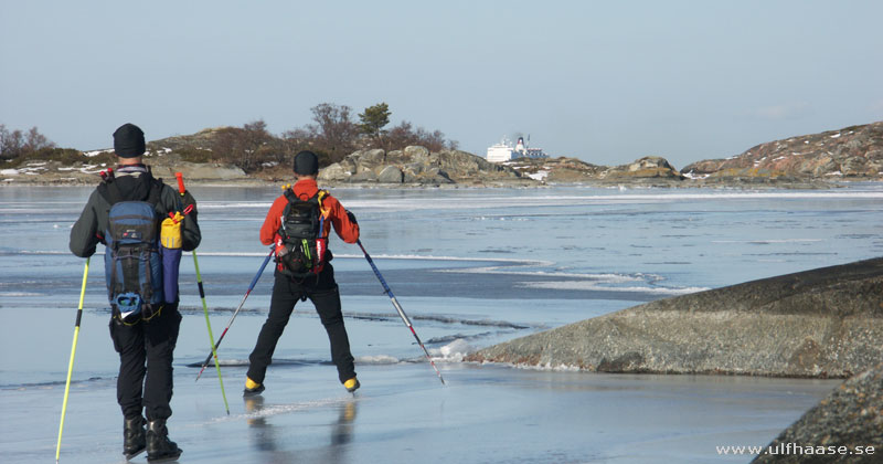 Ice skating in the Stockholm archipelago