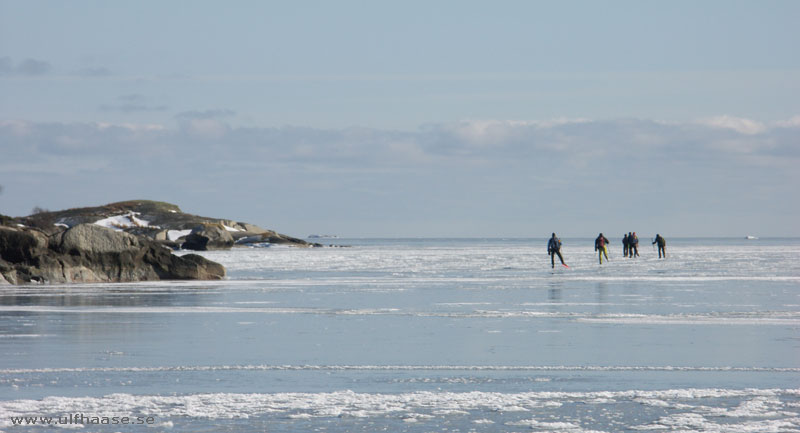 Ice skating in the Stockholm archipelago