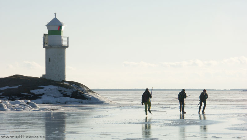 Ice skating in the Stockholm archipelago