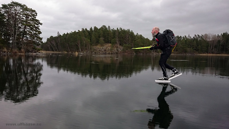 Ice skating on lake Lidsjön 2016.