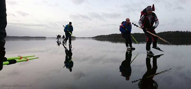 Ice skating on lake Lidsjön 2016.