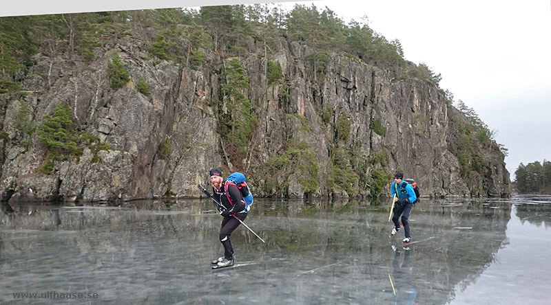 Ice skating on lake Båven 2016.