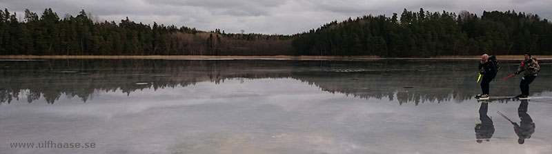 Ice skating on lake Båven 2016.