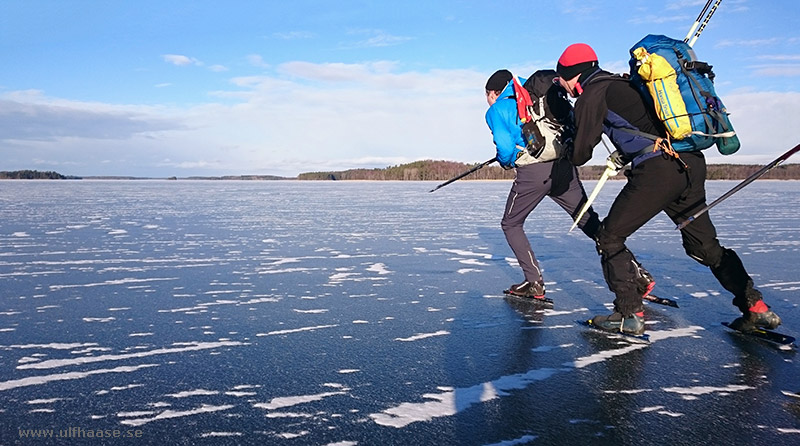 Ice skating on lake Yngaren 2016.