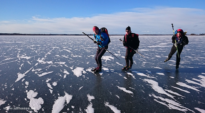 Ice skating on lake Yngaren 2016.