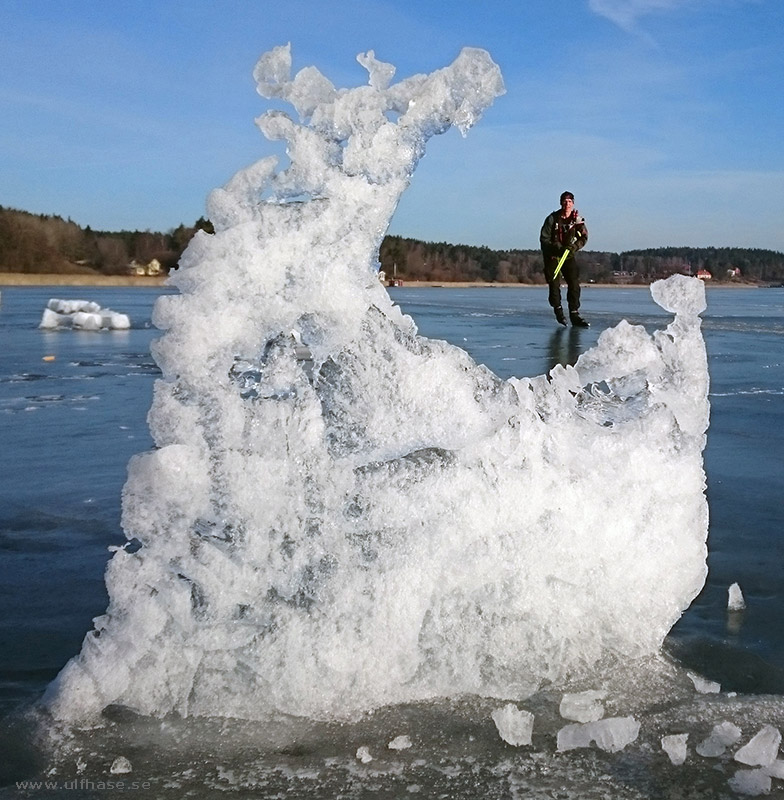 Ice skating on Lake Mälaren, March 2016.