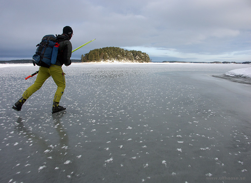 Ice skating in the Stockholm archipelago 2016.