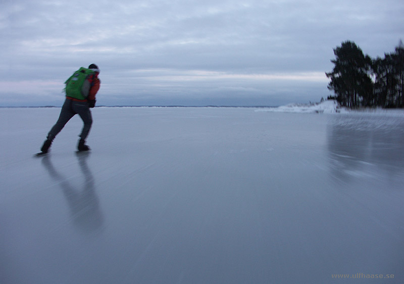 Ice skating in the Stockholm archipelago 2016.