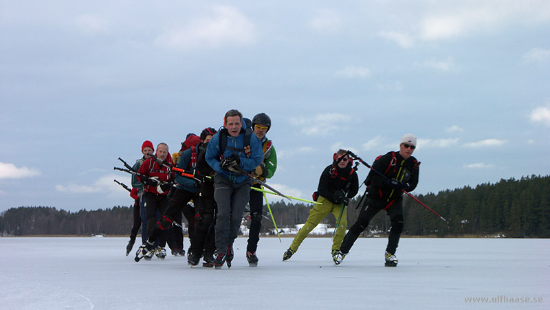 Stora Båvenrundan, ice skating.