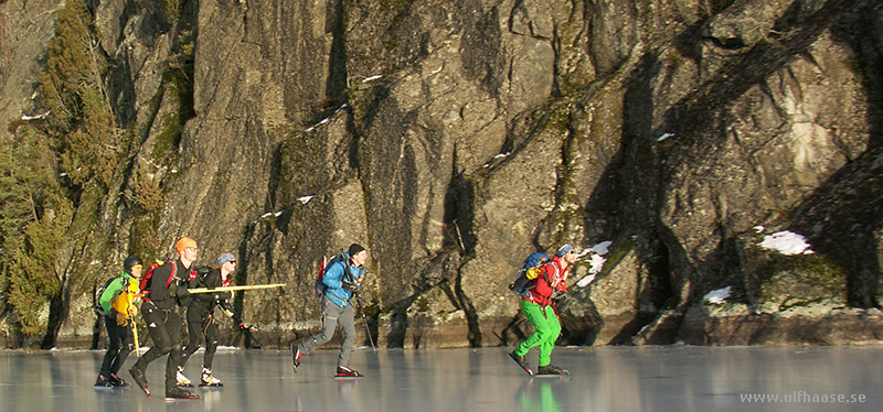 Stora Båvenrundan, ice skating.