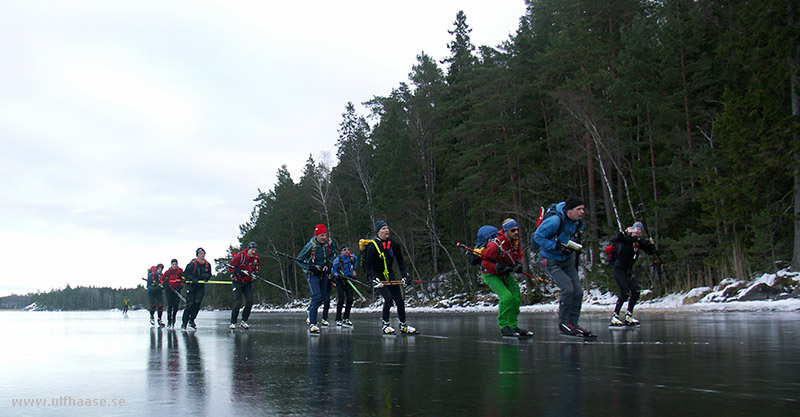 Stora Båvenrundan, ice skating.