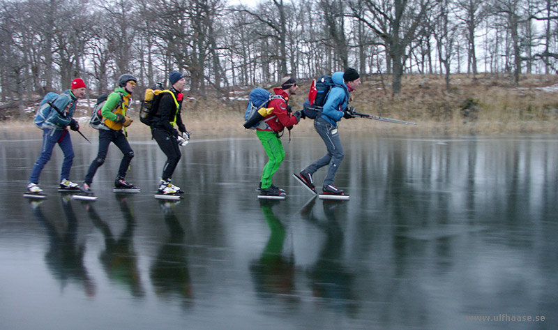 Stora Båvenrundan, ice skating.