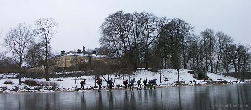 Stora Båvenrundan, ice skating.