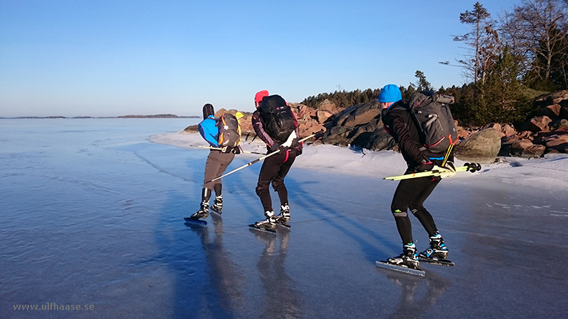 Ice skating in the Stockholm archipelago, Singöfjärden and Galtfjärden.