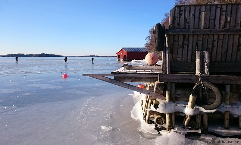 Ice skating in the Stockholm archipelago, Singöfjärden and Galtfjärden.