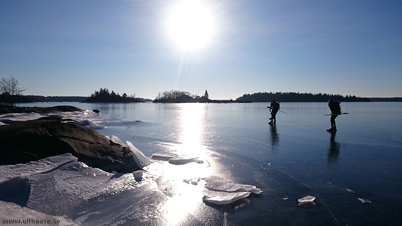 Ice skating in the Stockholm archipelago, Singöfjärden and Galtfjärden.