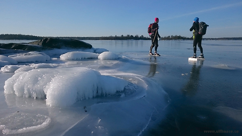 Ice skating in the Stockholm archipelago, Singöfjärden and Galtfjärden.