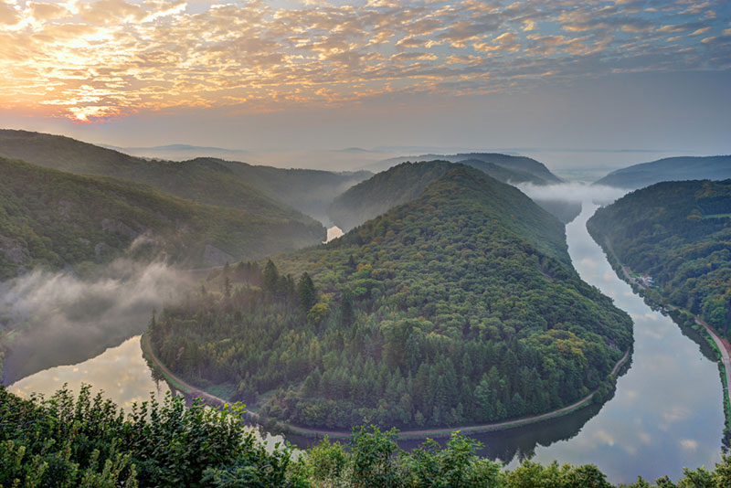 Photo: Christian Reimer, title: Sunrise at Saarschleife.